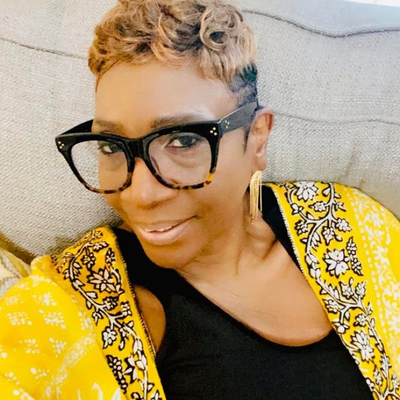 Meet your Posher, Linda - Picture 1 of 1